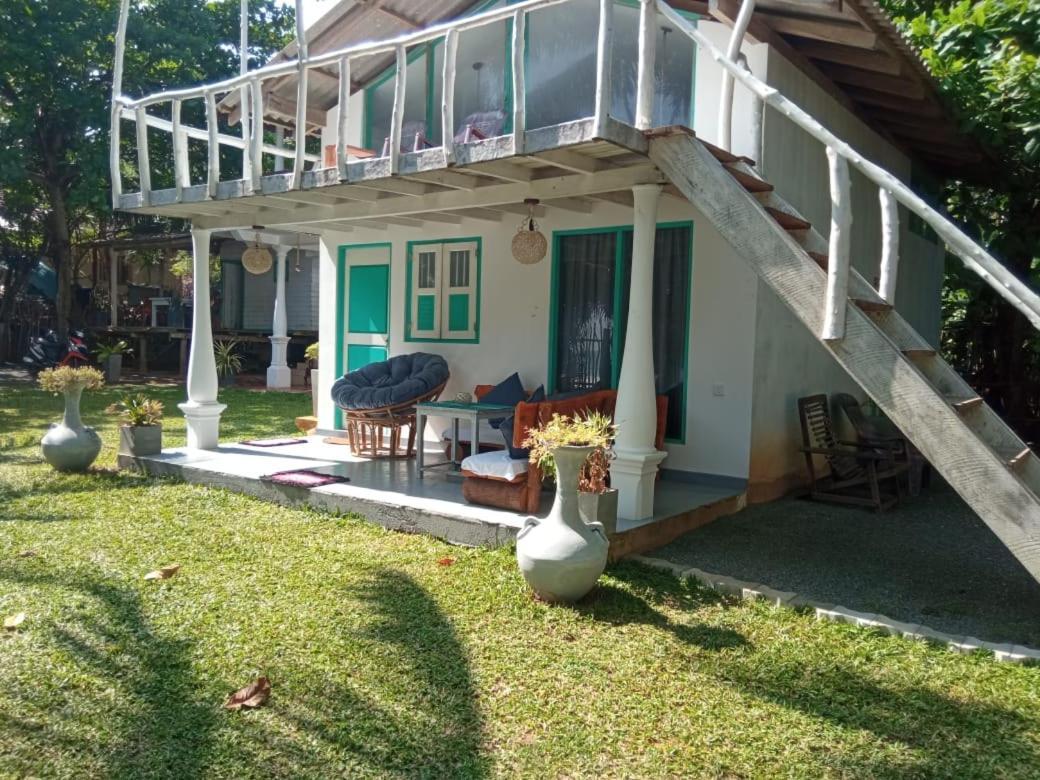 Beach House Kalukatiya - Family Villa, Seaview Room, Garden Room Диквелла Экстерьер фото