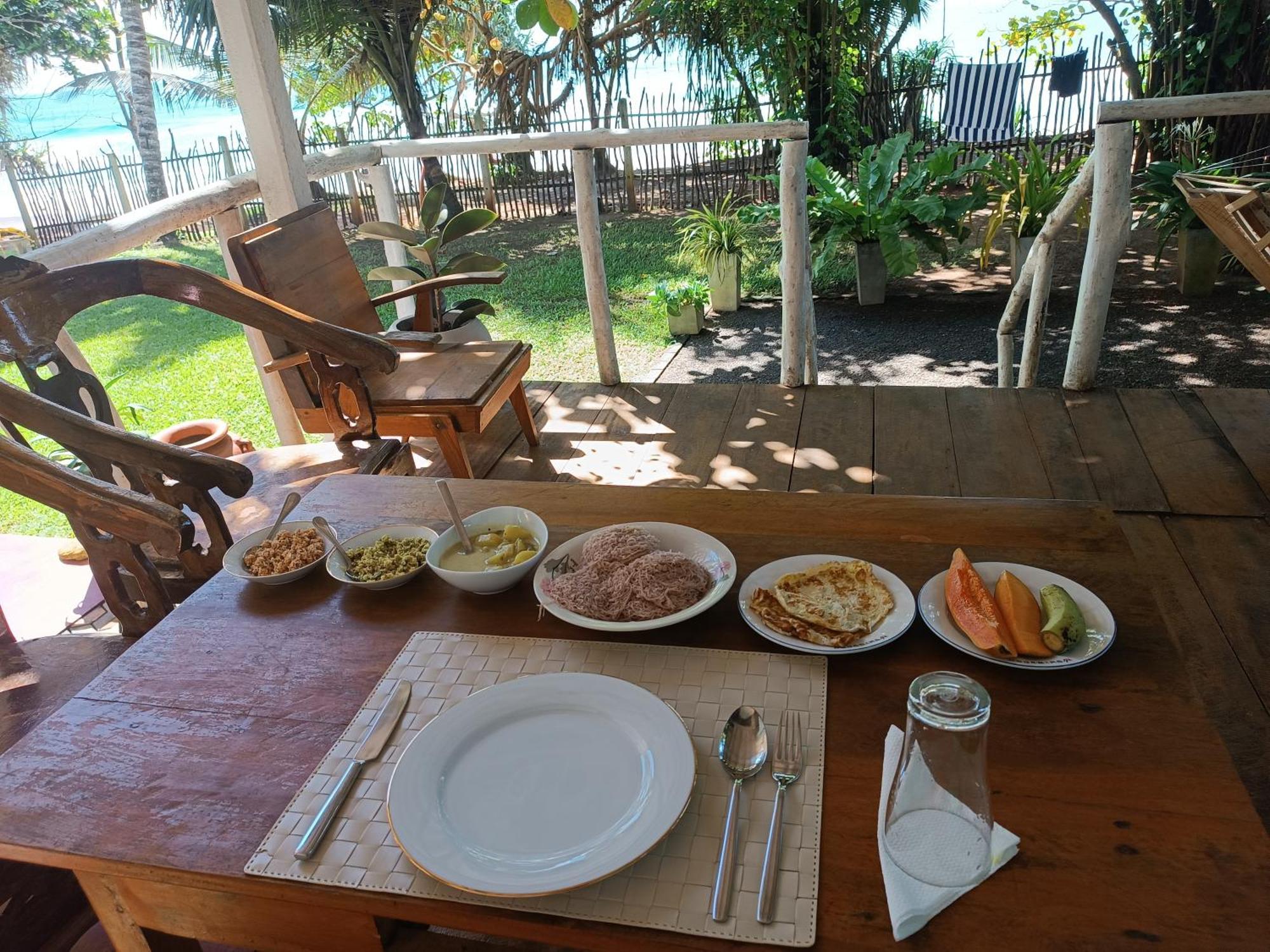 Beach House Kalukatiya - Family Villa, Seaview Room, Garden Room Диквелла Экстерьер фото